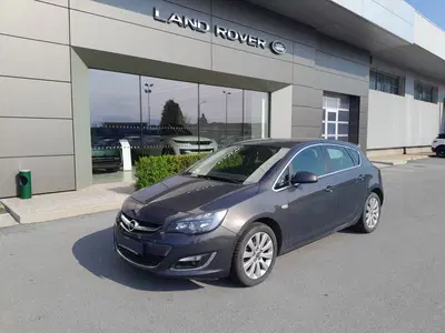 Opel Astra 1.7 CDTI 110CV 5 porte Elective del 2013 usata a Cuneo