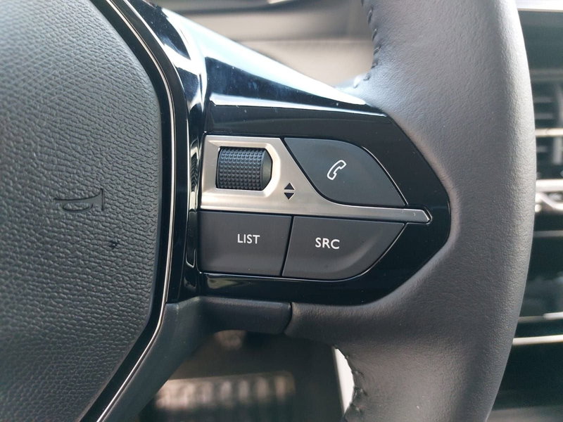 Peugeot 208 nuova a Pavia (10)