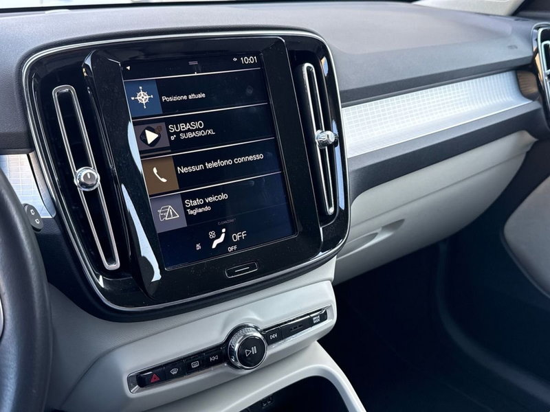 Volvo XC40 usata a Reggio Calabria (13)