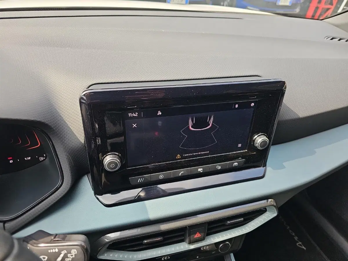 SEAT Arona usata a Lecco (16)