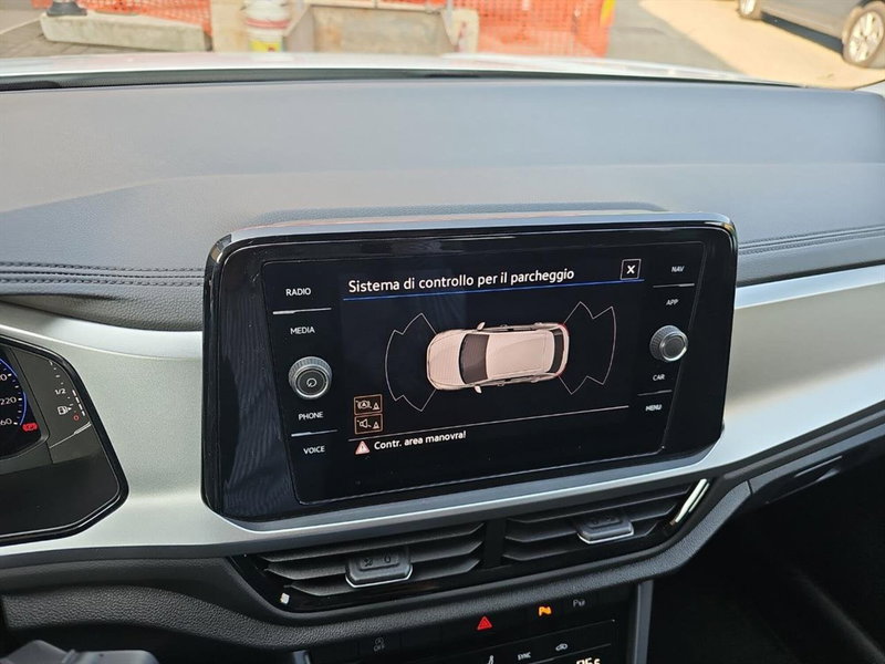 Volkswagen T-Roc usata a Lecco (13)