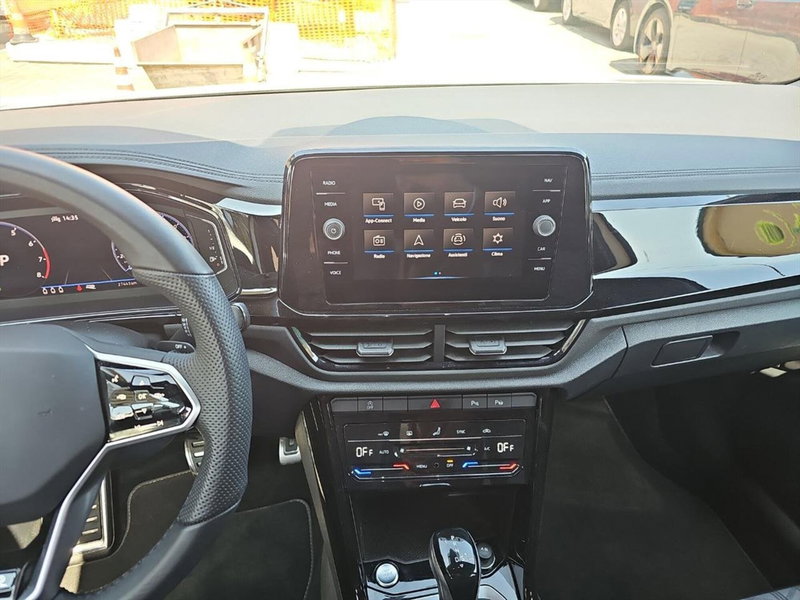 Volkswagen T-Roc usata a Lecco (13)