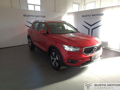 Volvo XC40 T2 Momentum Pro del 2021 usata a Busto Arsizio