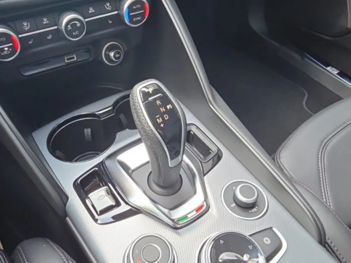 Alfa Romeo Giulia nuova a Monza e Brianza (18)