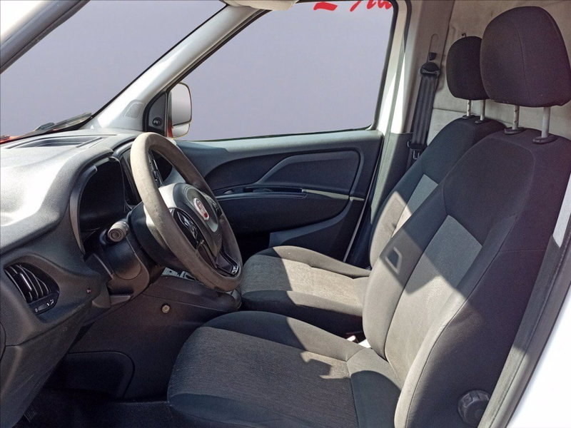 Fiat Doblò Furgone usata a Milano (12)