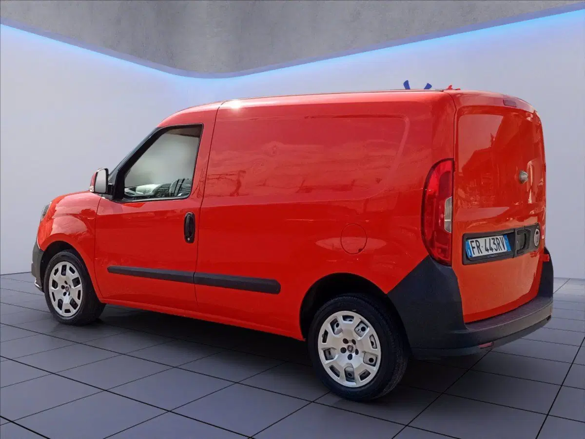 Fiat Doblò Furgone usata a Milano (7)
