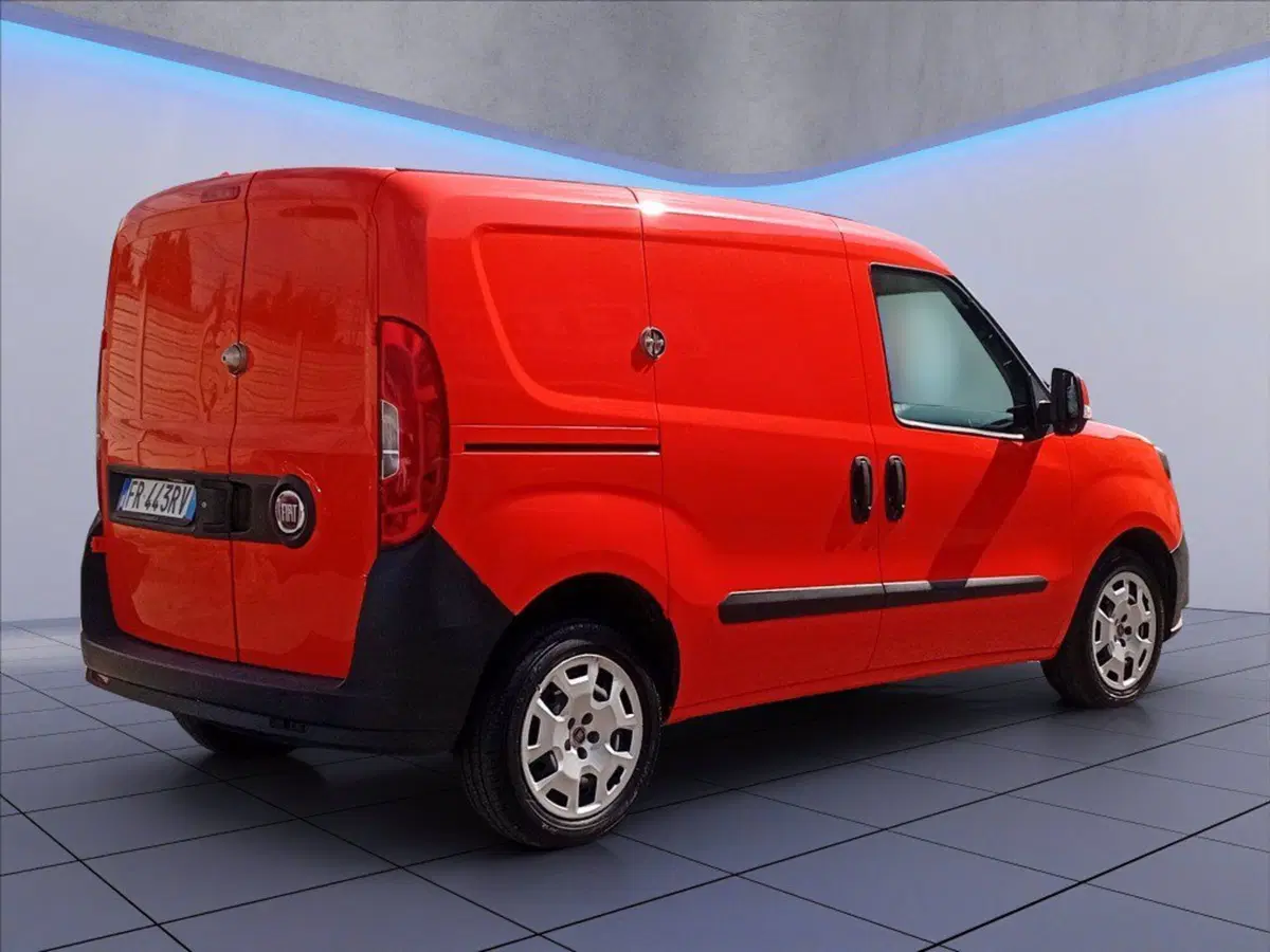 Fiat Doblò Furgone usata a Milano (8)