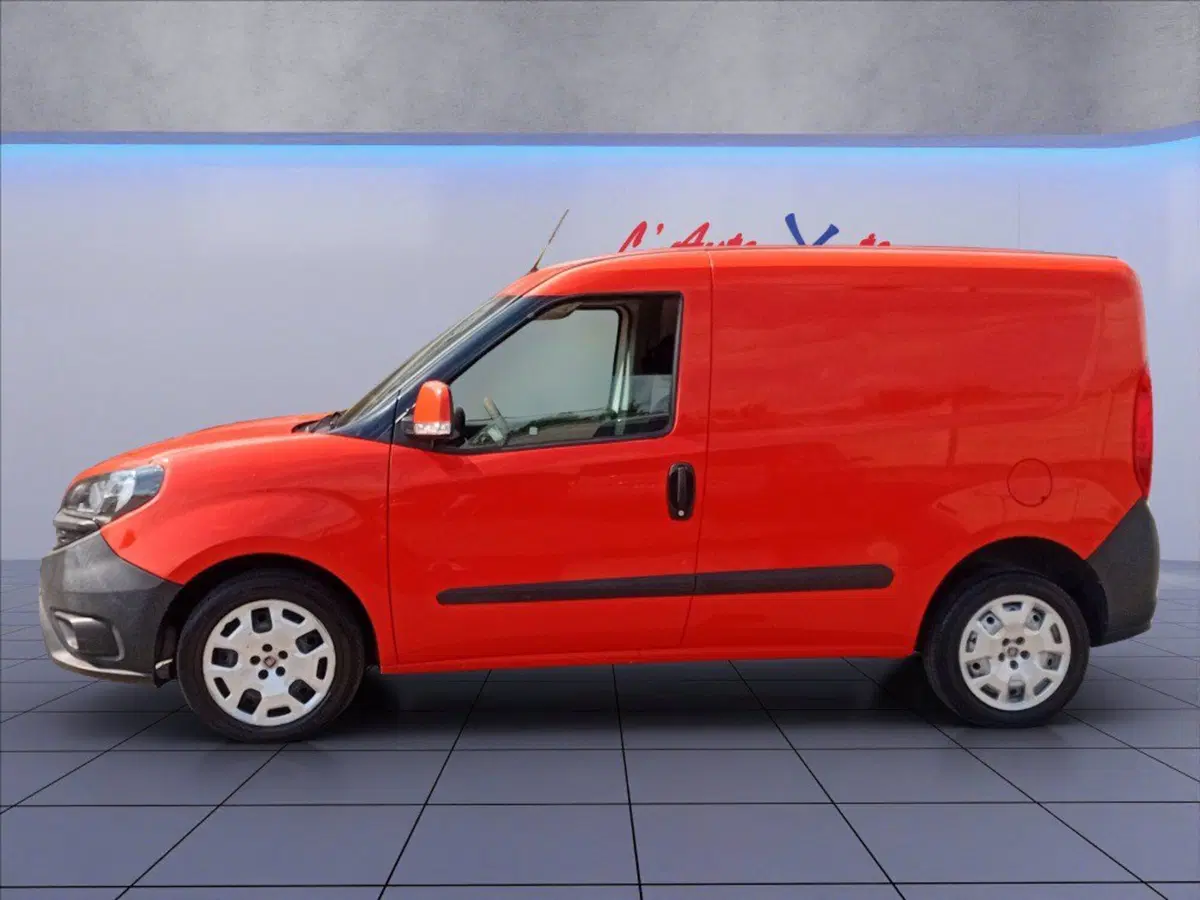 Fiat Doblò Furgone usata a Milano (9)