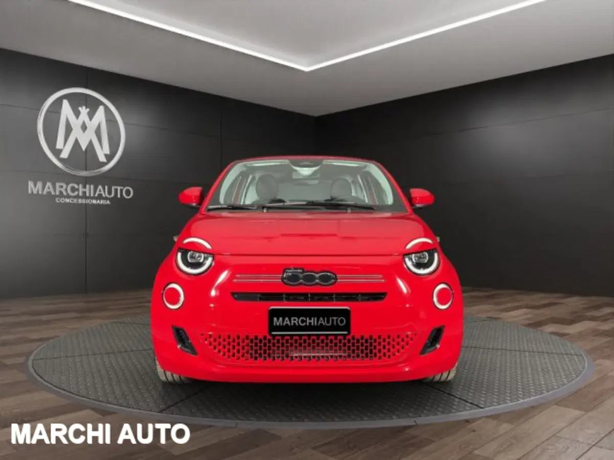 Fiat 500 nuova a Perugia (2)