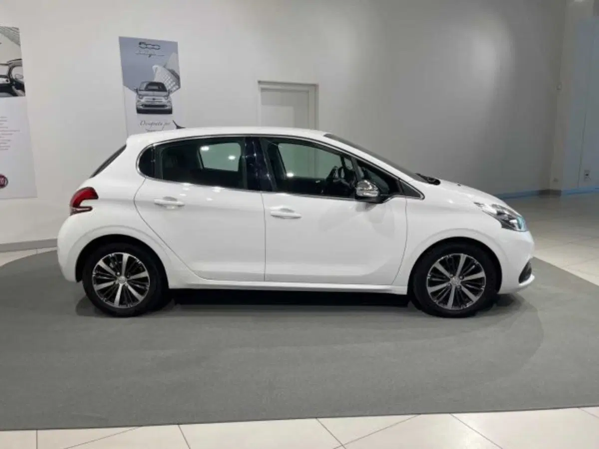 Peugeot 208 usata a Sondrio (4)