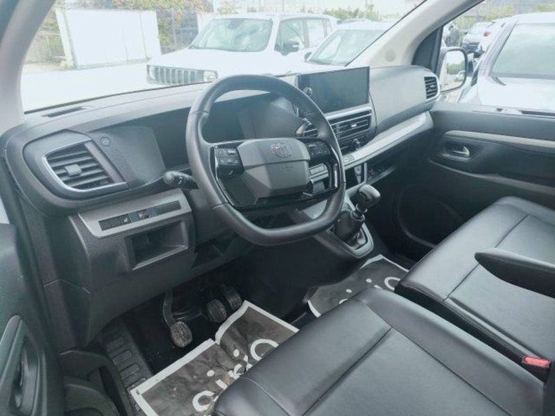 Toyota Proace Verso usata a Teramo (10)