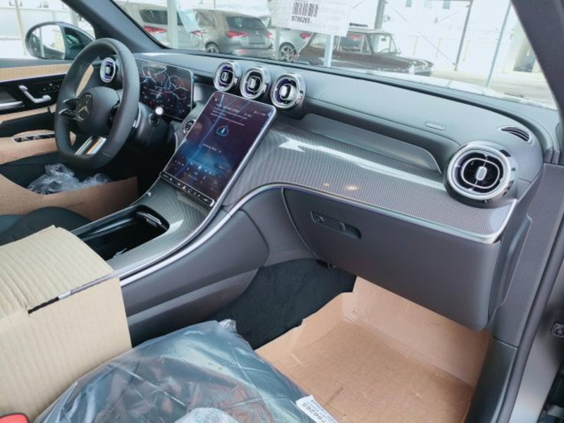 Mercedes-Benz GLC SUV nuova a Teramo (9)