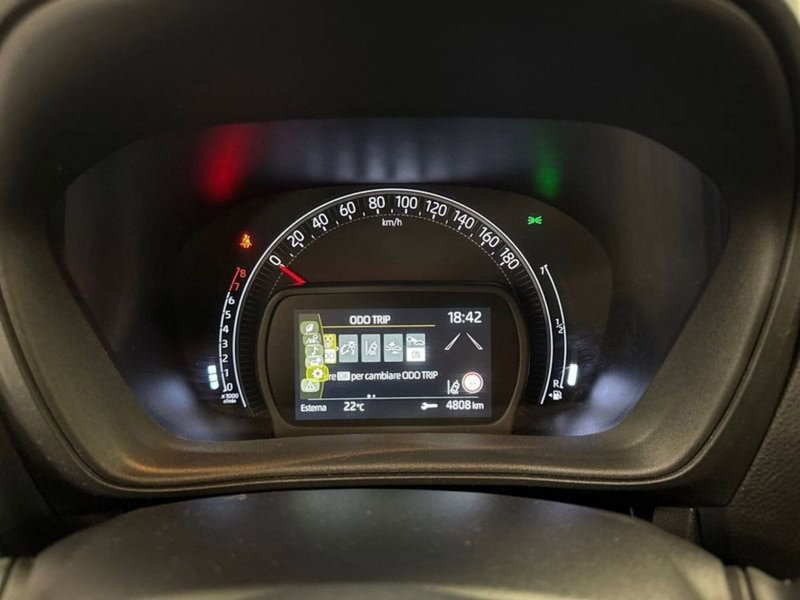 Toyota Aygo X usata a Prato (16)