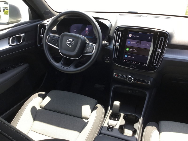 Volvo XC40 usata a Napoli (6)