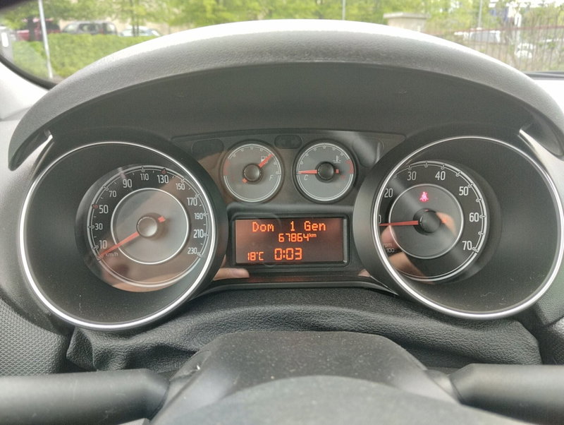 Fiat Punto usata a Asti (12)