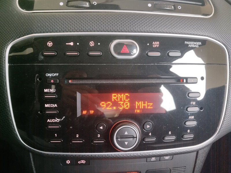 Fiat Punto usata a Asti (14)