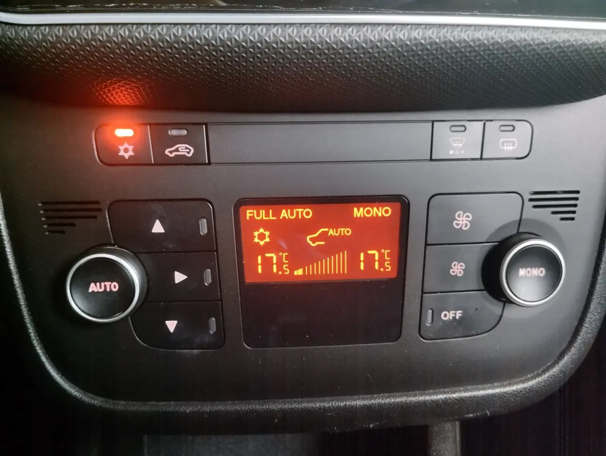 Fiat Punto usata a Asti (16)