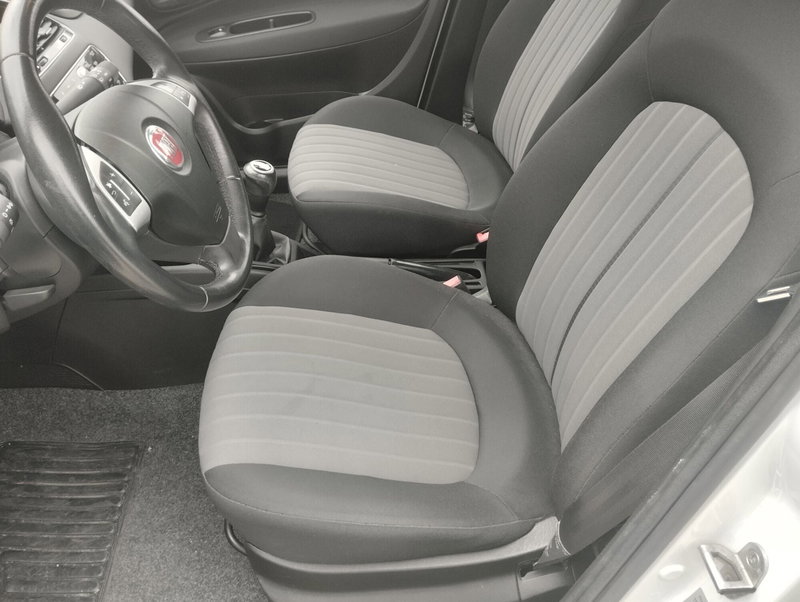 Fiat Punto usata a Asti (17)