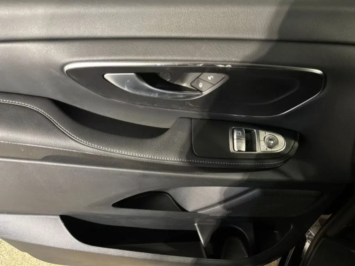 Mercedes-Benz Classe V nuova a Bologna (10)