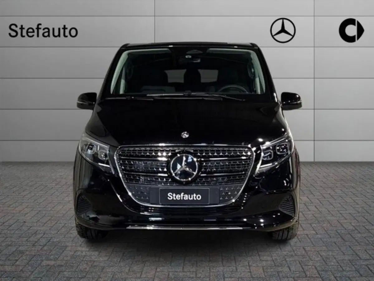 Mercedes-Benz Classe V nuova a Bologna (4)