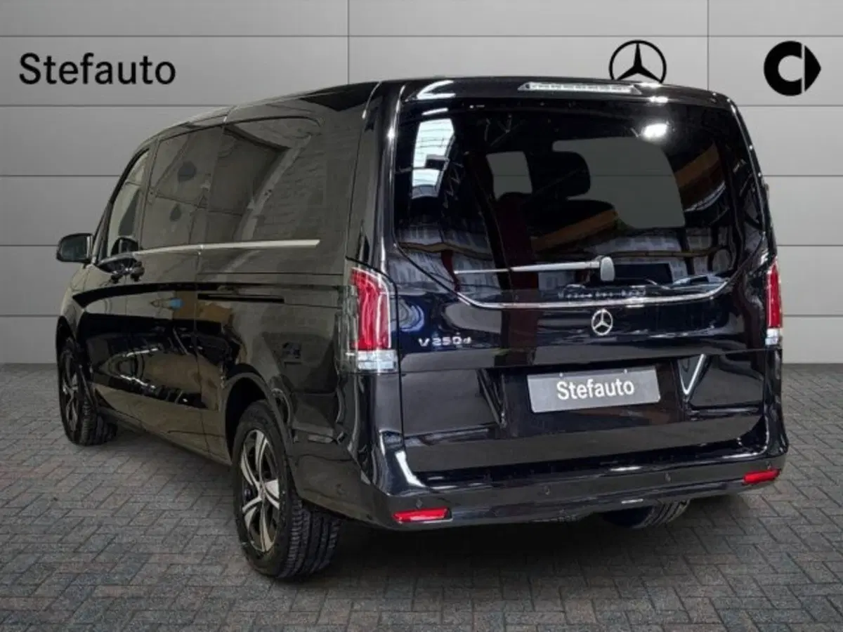 Mercedes-Benz Classe V nuova a Bologna (5)