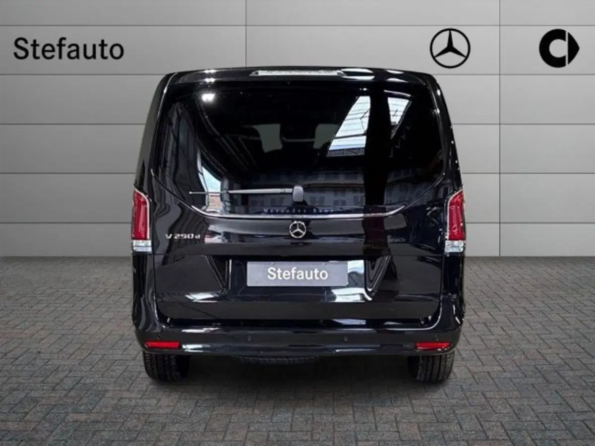 Mercedes-Benz Classe V nuova a Bologna (6)