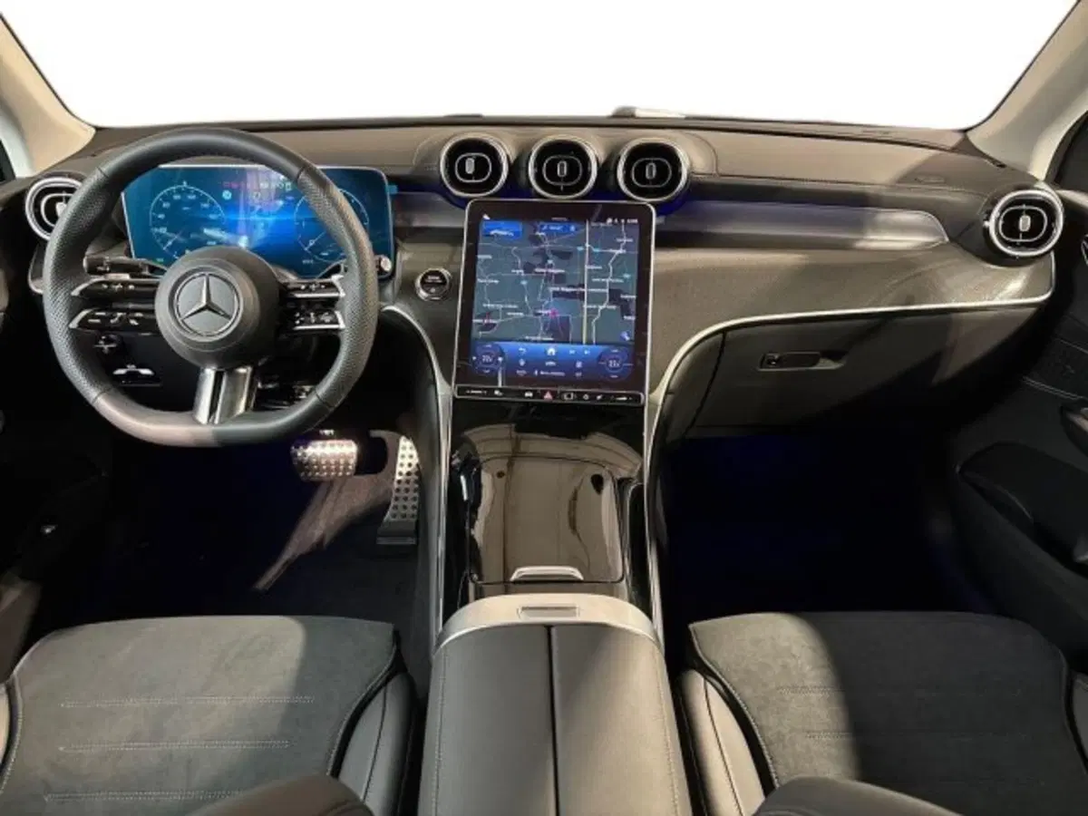 Mercedes-Benz GLC nuova a Bologna (13)