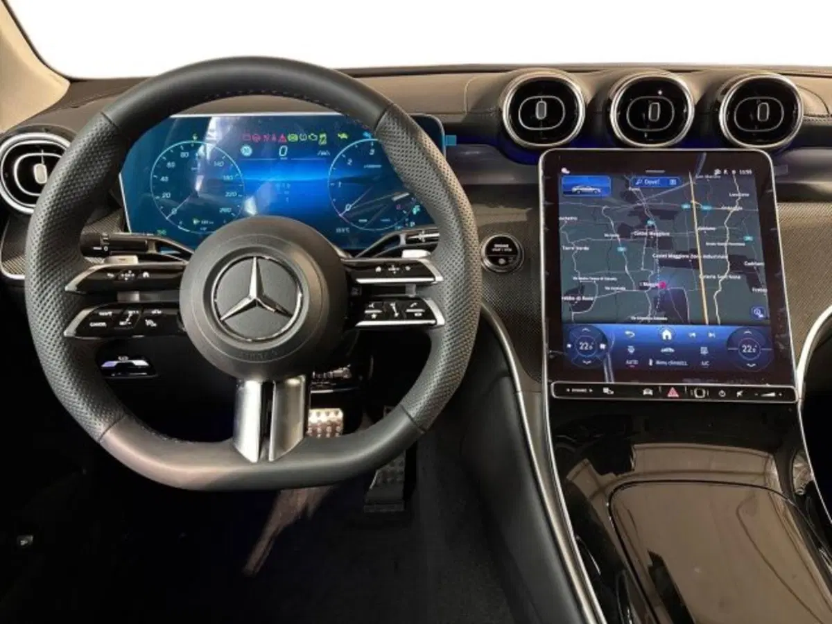 Mercedes-Benz GLC nuova a Bologna (14)