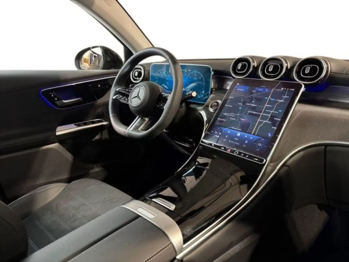 Mercedes-Benz GLC nuova a Bologna (15)