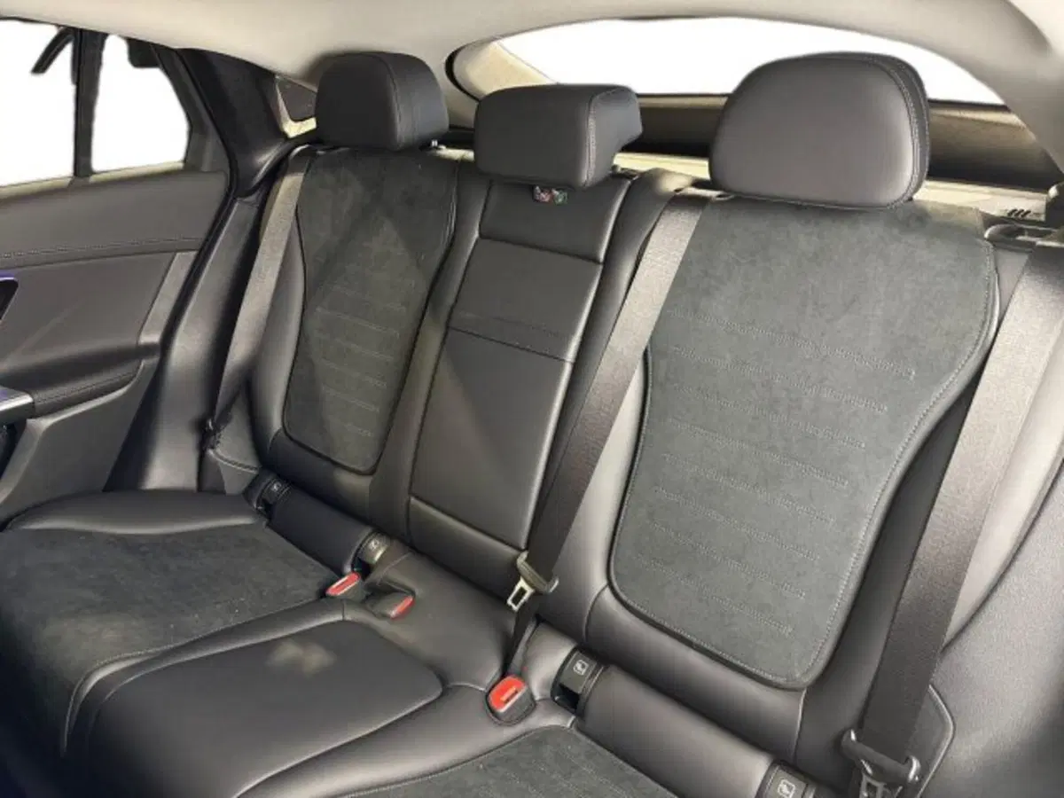 Mercedes-Benz GLC nuova a Bologna (9)