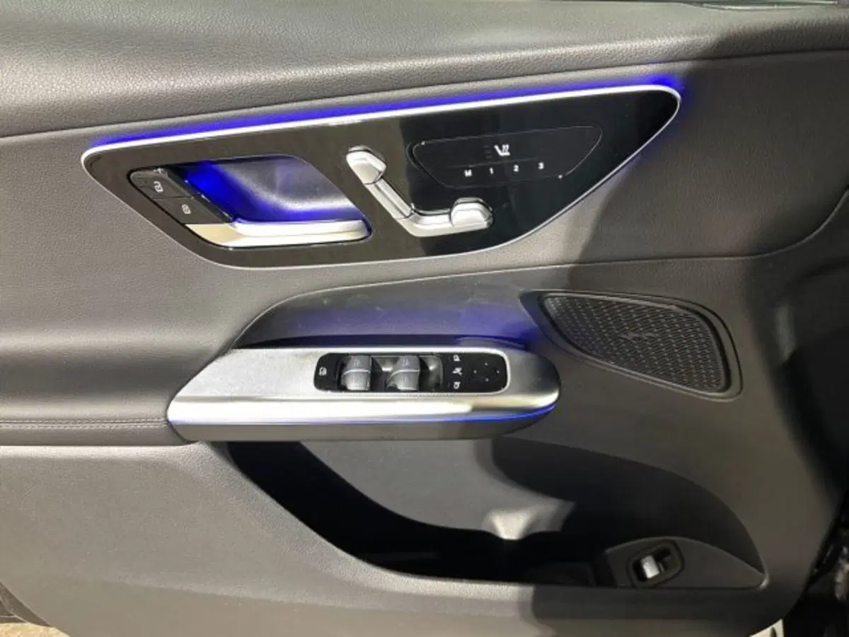Mercedes-Benz GLC nuova a Bologna (10)