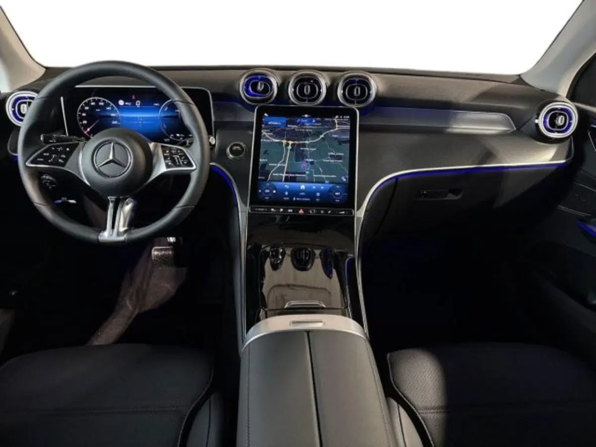 Mercedes-Benz GLC nuova a Bologna (13)
