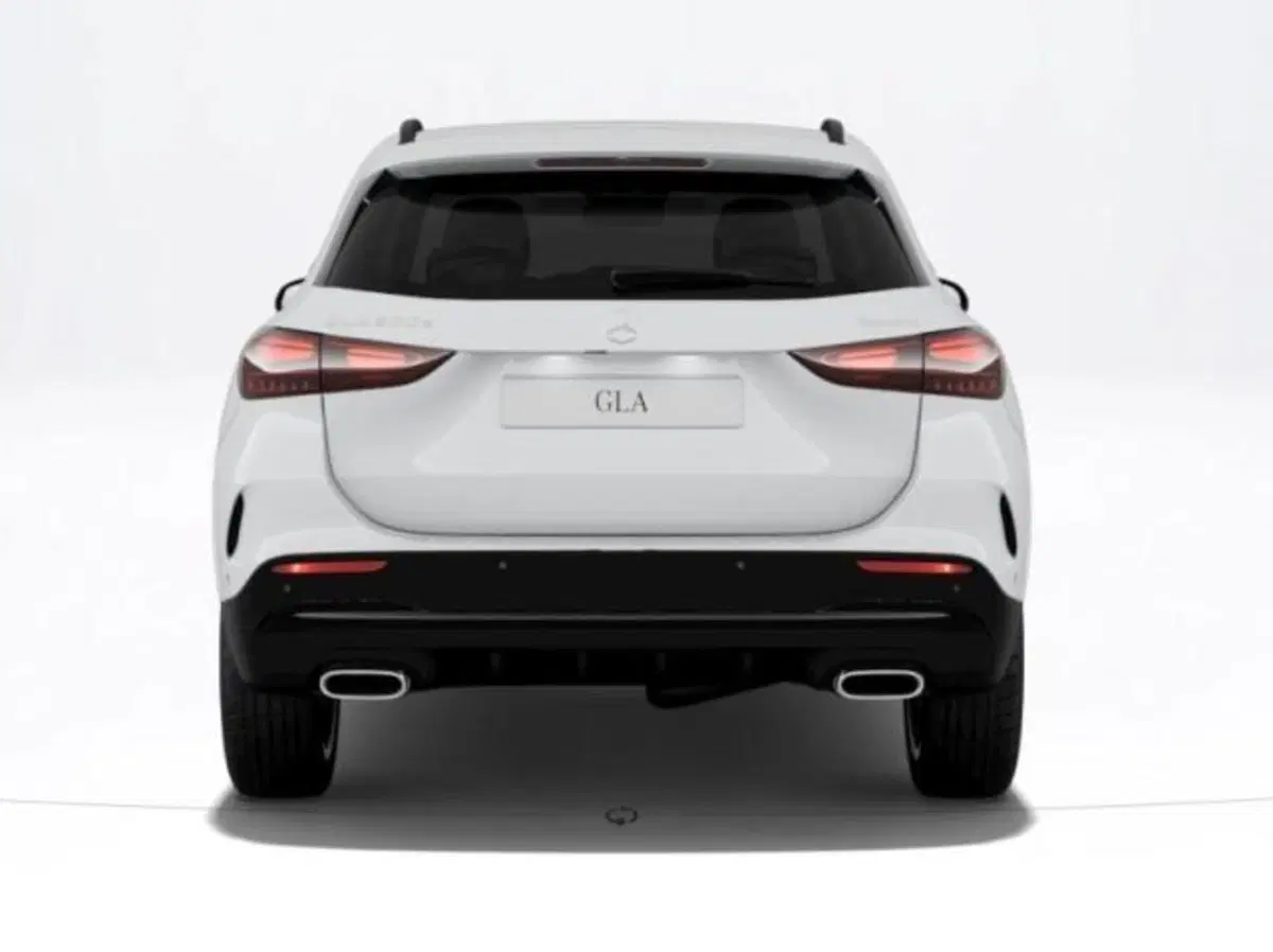 Mercedes-Benz GLA SUV nuova a Verona (4)