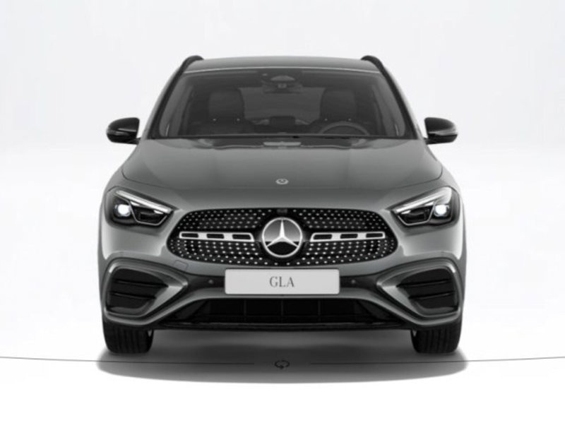 Mercedes-Benz GLA SUV nuova a Verona (3)