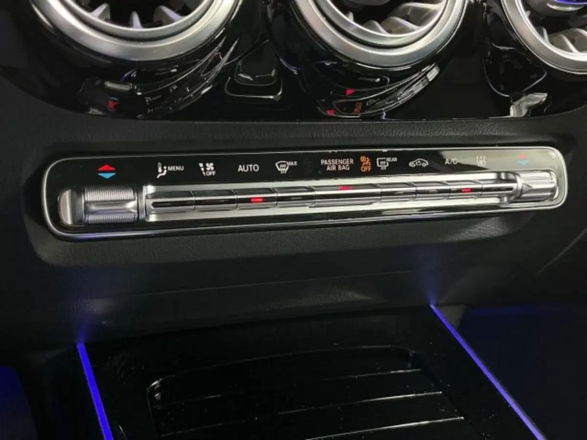 Mercedes-Benz EQA usata a Verona (13)