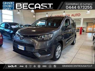 Toyota Proace City Verso City Verso 1.5D 100 CV S&amp;S Short D Executive del 2022 usata a Brendola