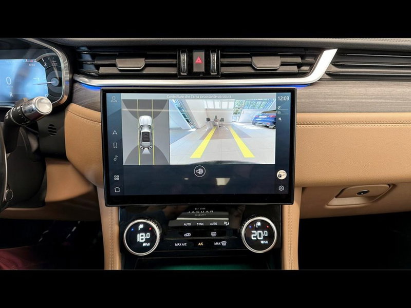 Jaguar F-Pace usata a Varese (11)