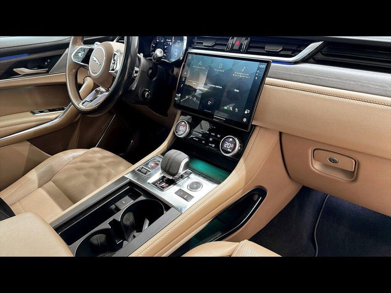 Jaguar F-Pace usata a Varese (13)