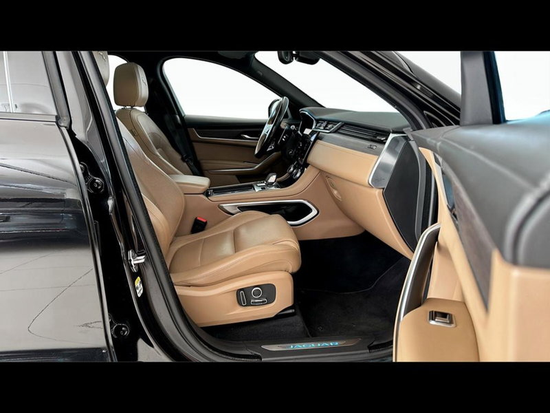 Jaguar F-Pace usata a Varese (3)