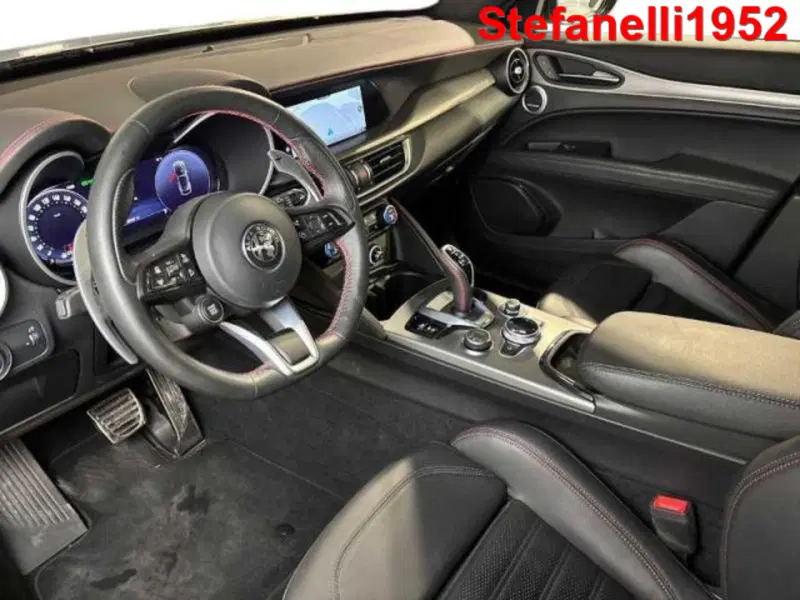 Alfa Romeo Stelvio usata a Bologna (11)