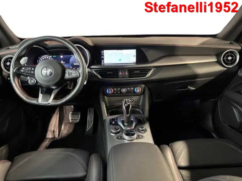 Alfa Romeo Stelvio usata a Bologna (13)
