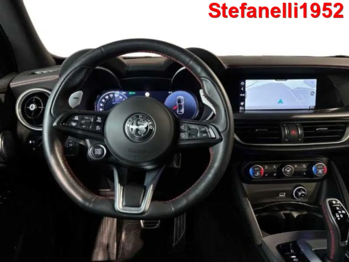 Alfa Romeo Stelvio usata a Bologna (14)