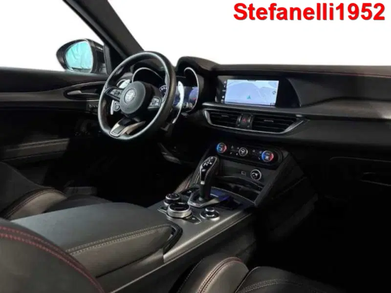 Alfa Romeo Stelvio usata a Bologna (15)
