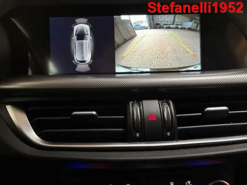 Alfa Romeo Stelvio usata a Bologna (17)