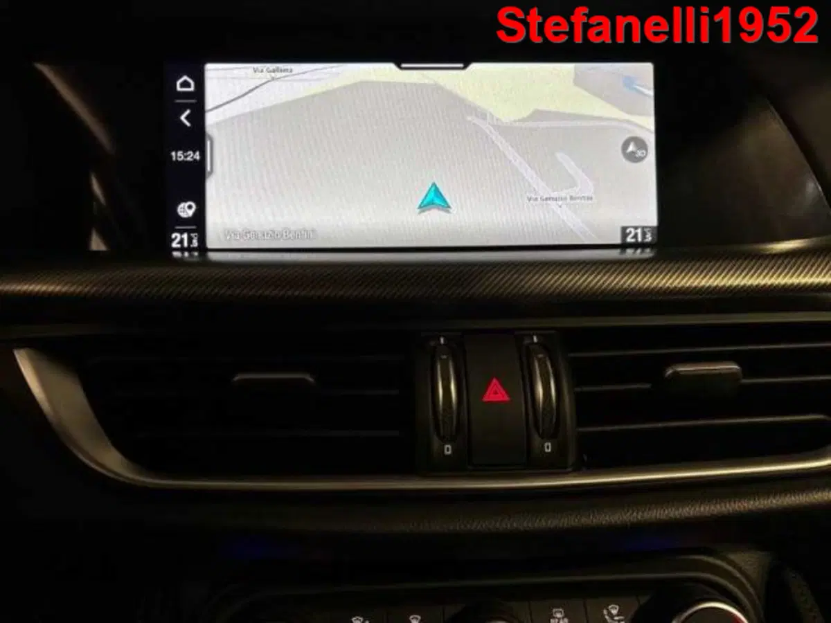 Alfa Romeo Stelvio usata a Bologna (18)