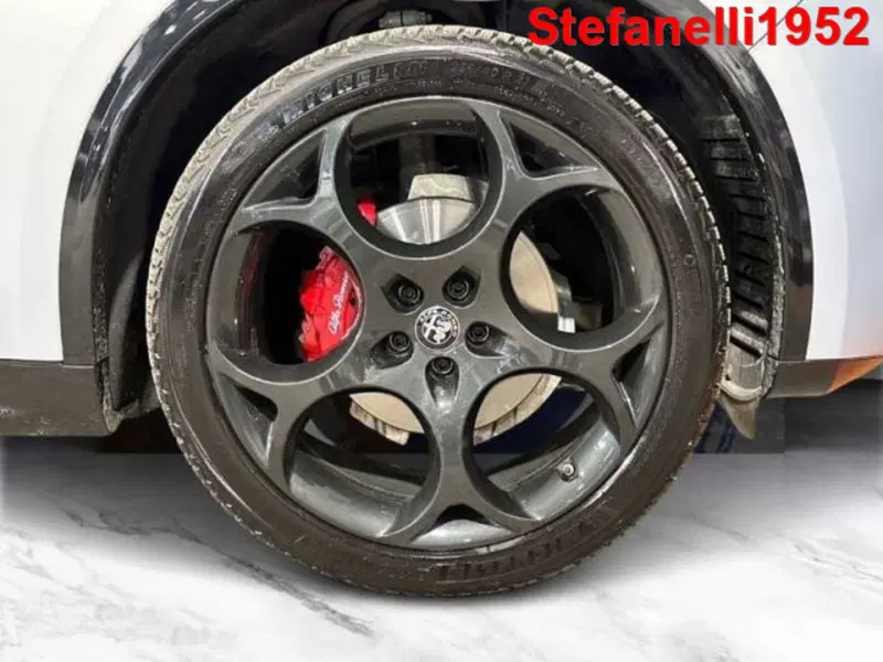Alfa Romeo Stelvio usata a Bologna (8)
