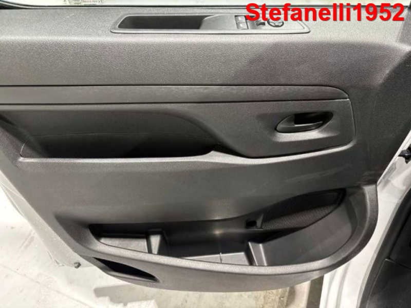 Opel Vivaro Furgone nuova a Bologna (10)