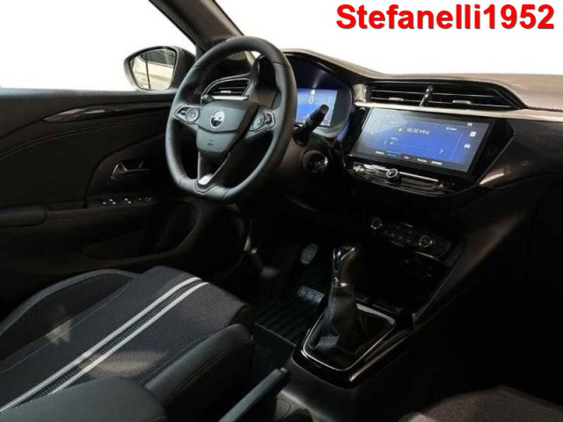 Opel Corsa nuova a Bologna (15)
