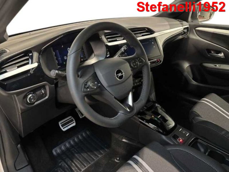 Opel Corsa nuova a Bologna (11)