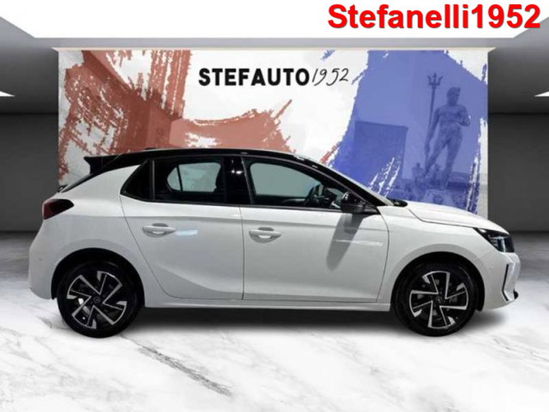 Opel Corsa nuova a Bologna (2)